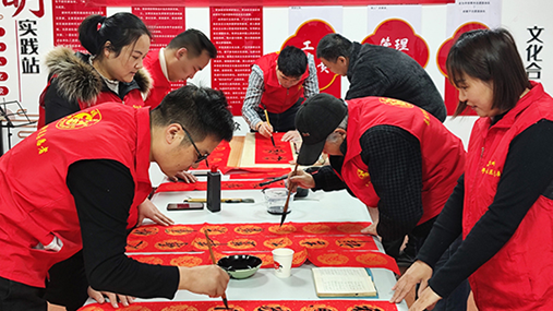 洛陽(yáng)老城：義寫(xiě)春聯(lián) 福送萬(wàn)家