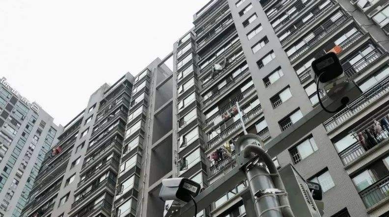 高樓拋磚殺人，男子自首依然被判死刑
