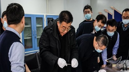 孫玉友：憑幾粒玻璃碴，為火海冤魂洗冤