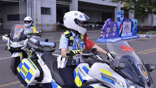 南博會上“出彩”的女警身影