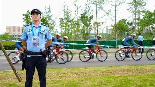 王陽：16年潛心耕耘，“門外漢”成評審專家