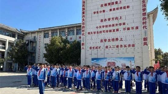 傳承紅色基因  點(diǎn)亮少年夢(mèng)想
