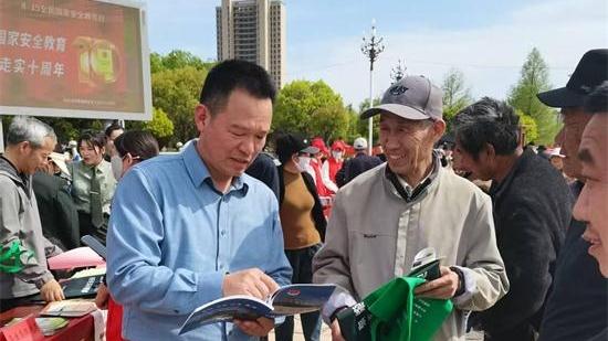 安徽靈璧：司法局局長(zhǎng)普法忙